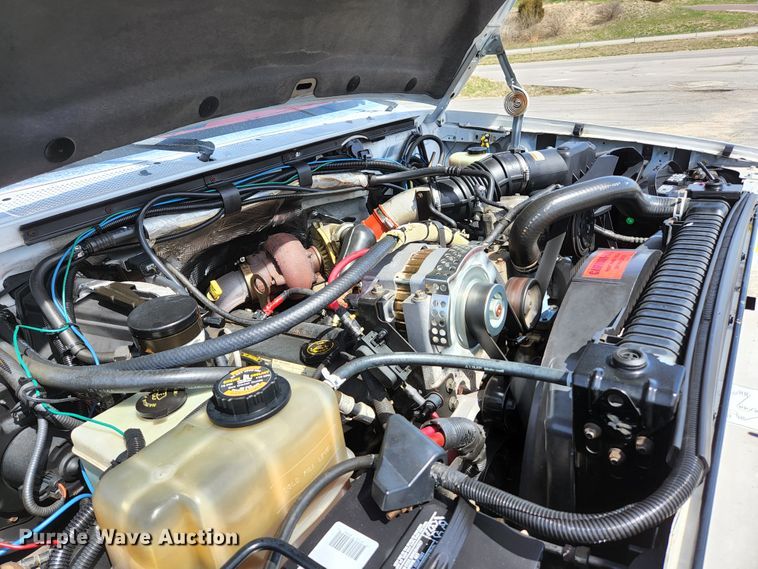 image for item KE9878 1997 Ford F450 Super Duty  flatbed truck