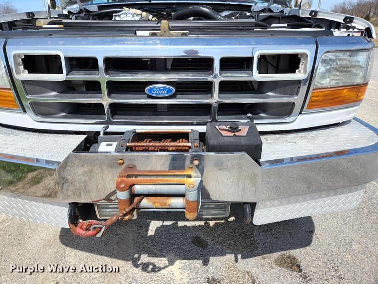 image for item KE9878 1997 Ford F450 Super Duty  flatbed truck