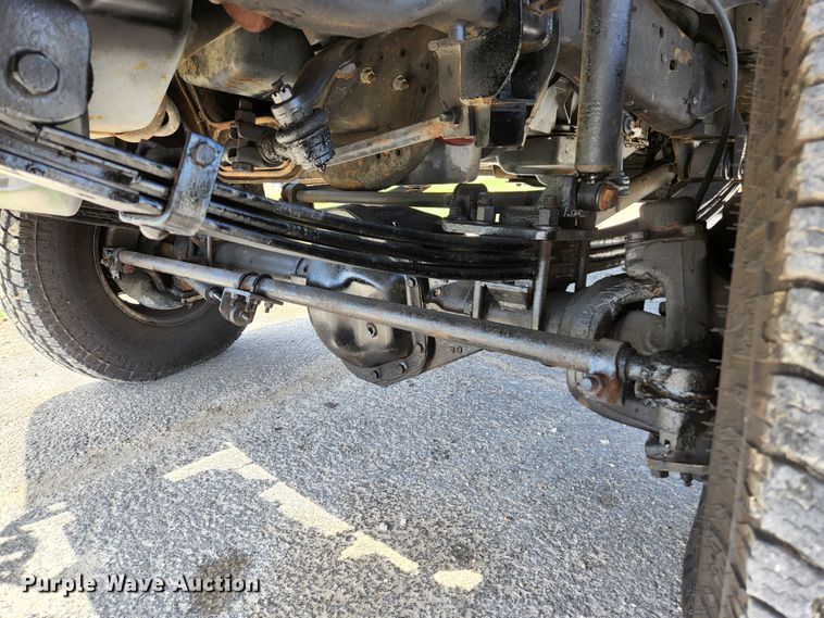 image for item KE9878 1997 Ford F450 Super Duty  flatbed truck