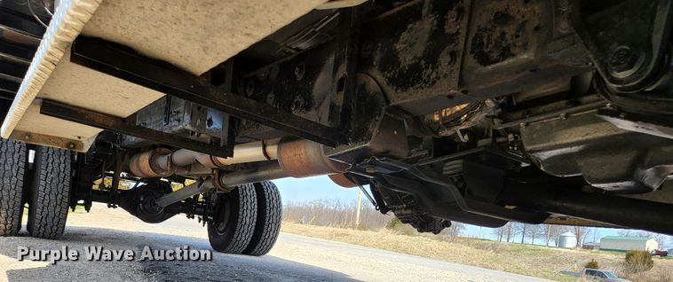 image for item KE9878 1997 Ford F450 Super Duty  flatbed truck