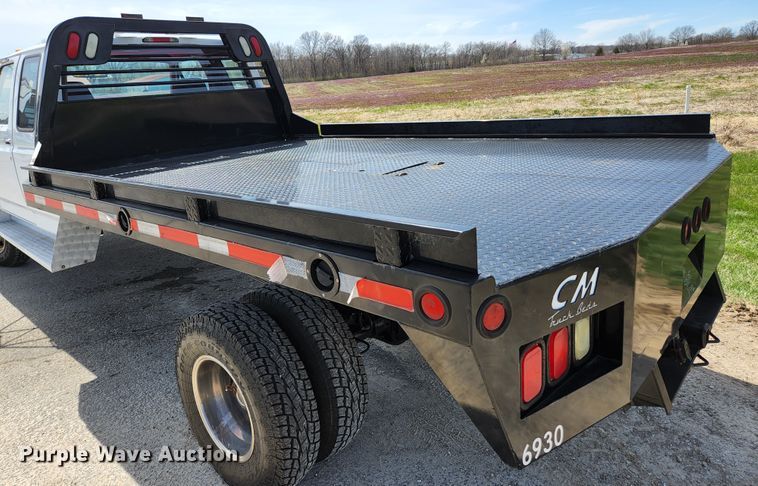 image for item KE9878 1997 Ford F450 Super Duty  flatbed truck