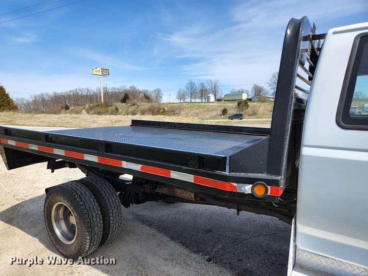 image for item KE9878 1997 Ford F450 Super Duty  flatbed truck
