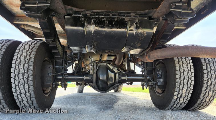 image for item KE9878 1997 Ford F450 Super Duty  flatbed truck