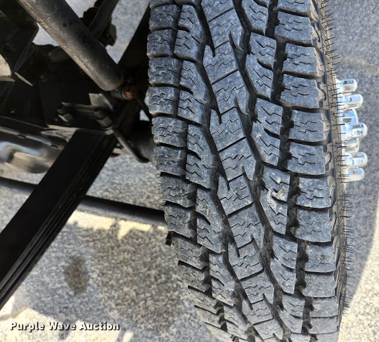 image for item KE9878 1997 Ford F450 Super Duty  flatbed truck