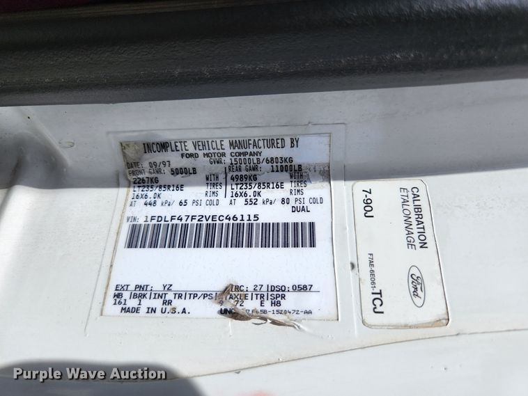 image for item KE9878 1997 Ford F450 Super Duty  flatbed truck