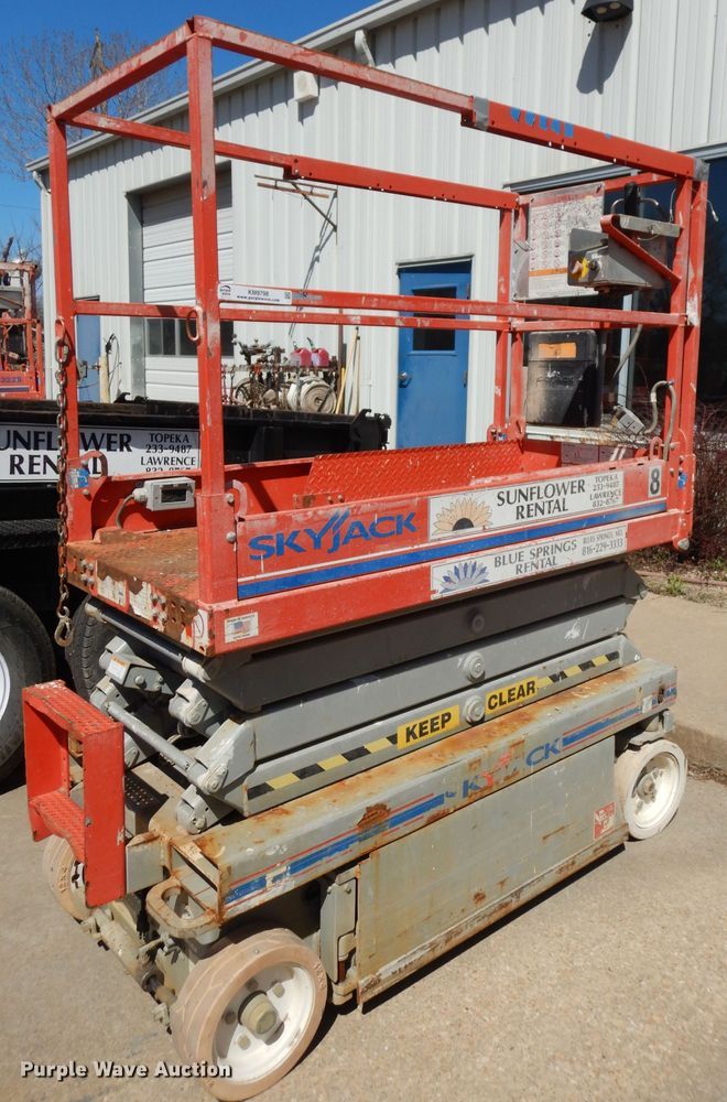image for item KM9798 2008 Skyjack SJIII 3219  scissor lift