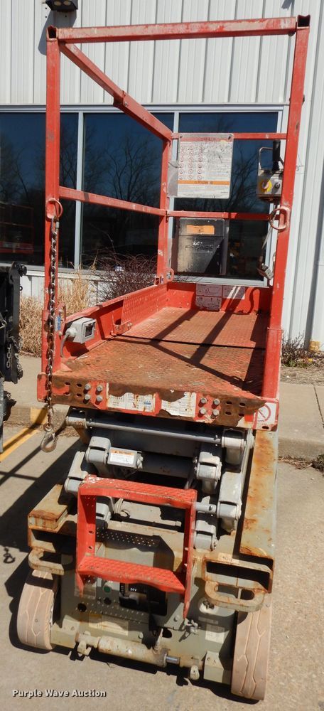 image for item KM9798 2008 Skyjack SJIII 3219  scissor lift