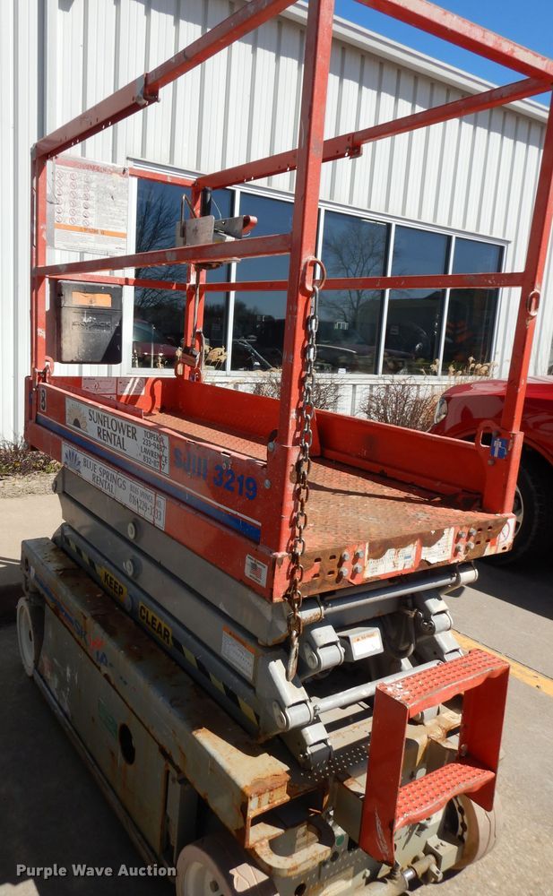 image for item KM9798 2008 Skyjack SJIII 3219  scissor lift