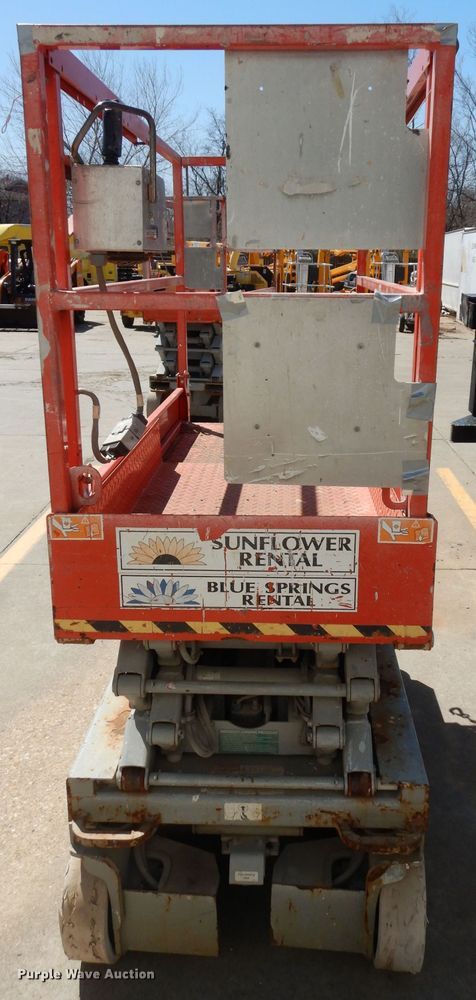 image for item KM9798 2008 Skyjack SJIII 3219  scissor lift