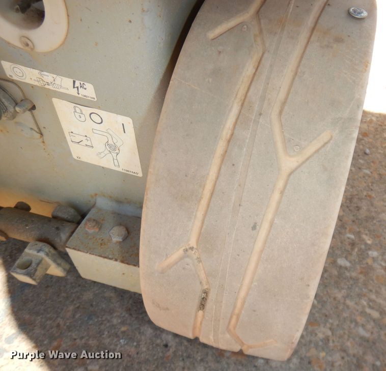 image for item KM9798 2008 Skyjack SJIII 3219  scissor lift