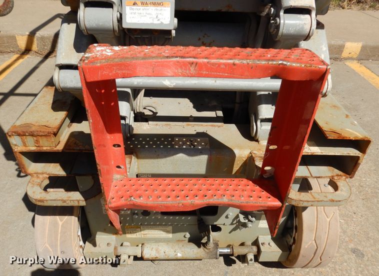 image for item KM9798 2008 Skyjack SJIII 3219  scissor lift