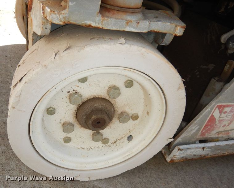 image for item KM9798 2008 Skyjack SJIII 3219  scissor lift