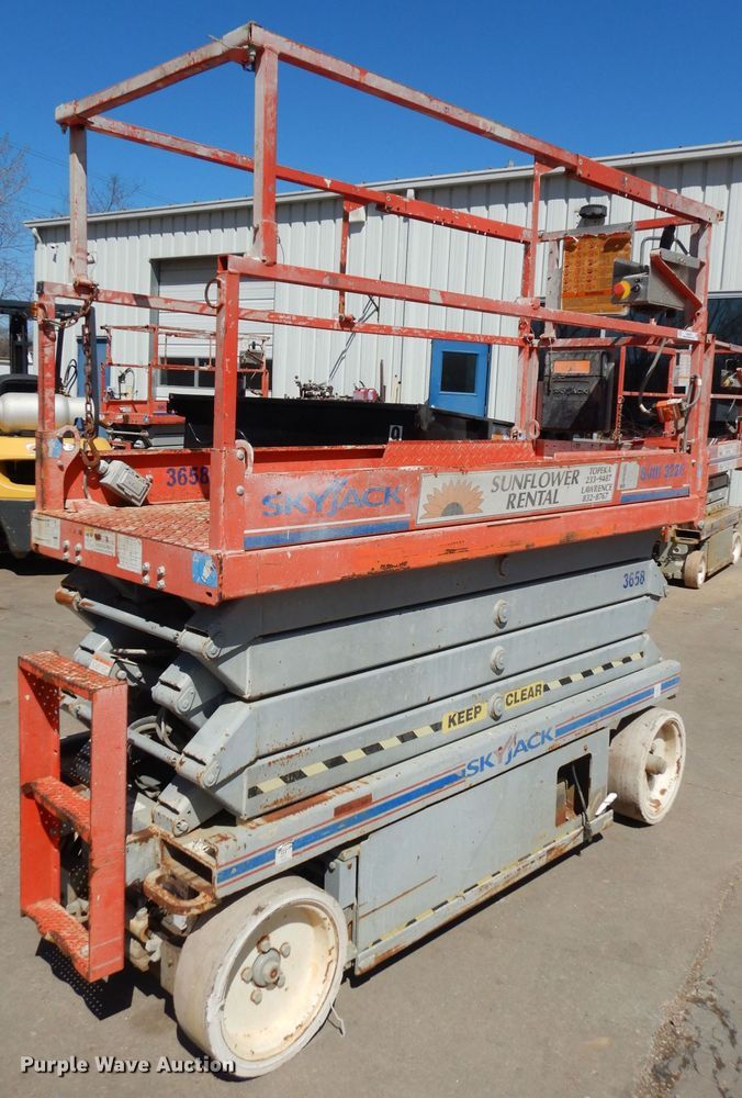 image for item KM9799 2008 Skyjack SJIII 3226  scissor lift