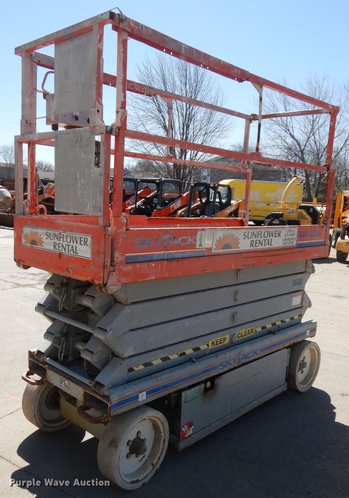 image for item KM9799 2008 Skyjack SJIII 3226  scissor lift