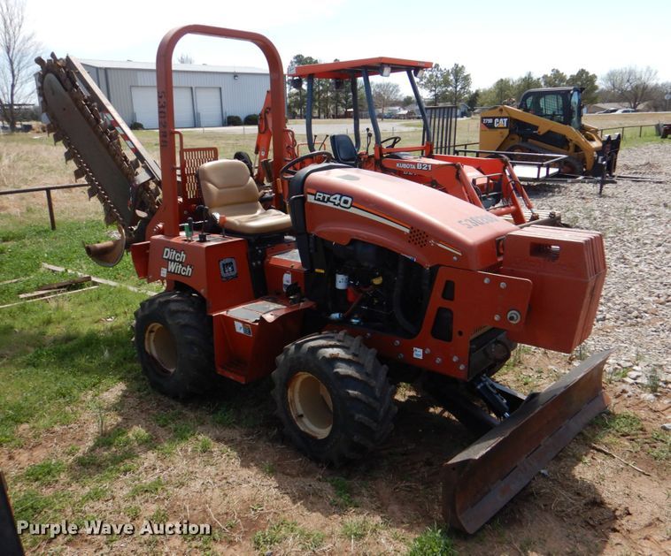 image for item KP9252 2004 Ditch Witch RT40  trencher