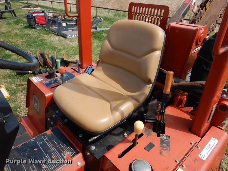 image for item KP9252 2004 Ditch Witch RT40  trencher