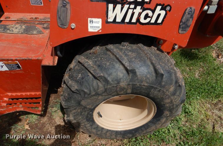 image for item KP9252 2004 Ditch Witch RT40  trencher