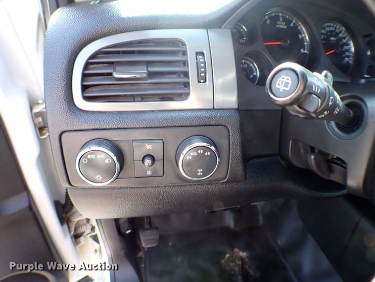 image for item KR9742 2008 Chevrolet Suburban 2500  SUV