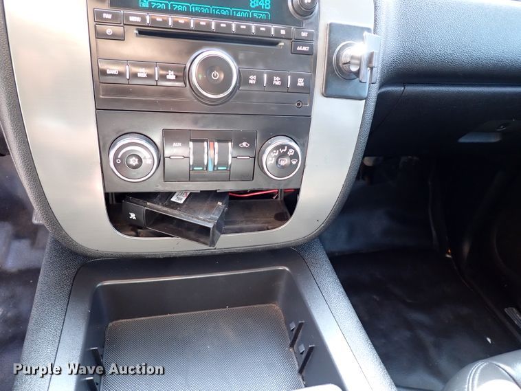 image for item KR9742 2008 Chevrolet Suburban 2500  SUV