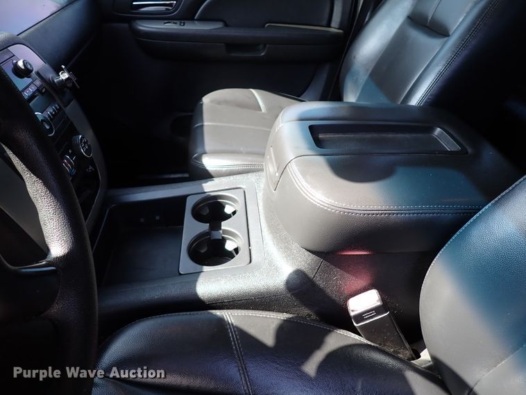 image for item KR9742 2008 Chevrolet Suburban 2500  SUV