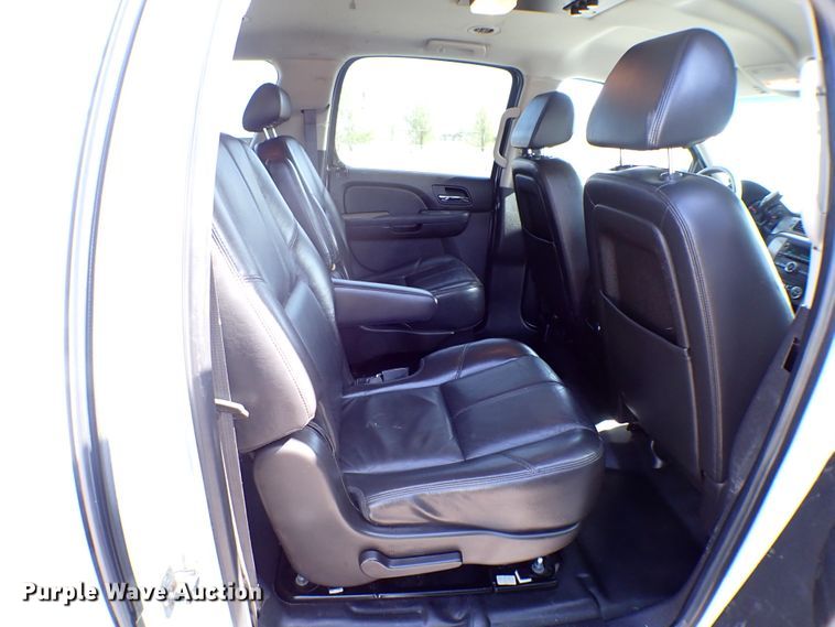 image for item KR9742 2008 Chevrolet Suburban 2500  SUV