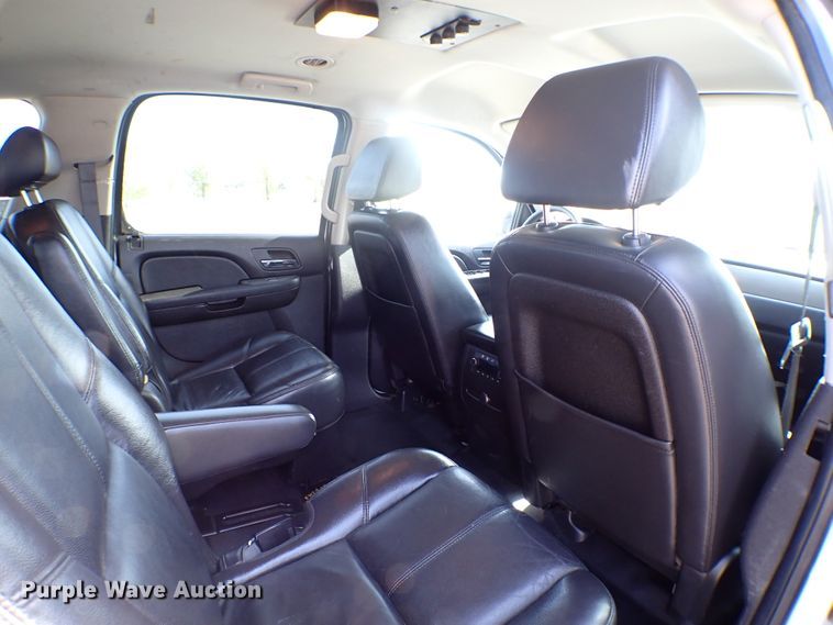image for item KR9742 2008 Chevrolet Suburban 2500  SUV