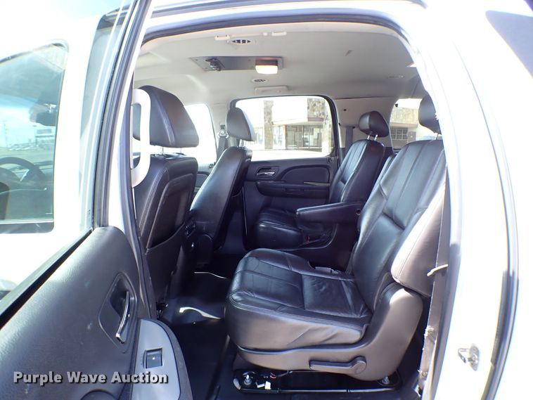 image for item KR9742 2008 Chevrolet Suburban 2500  SUV