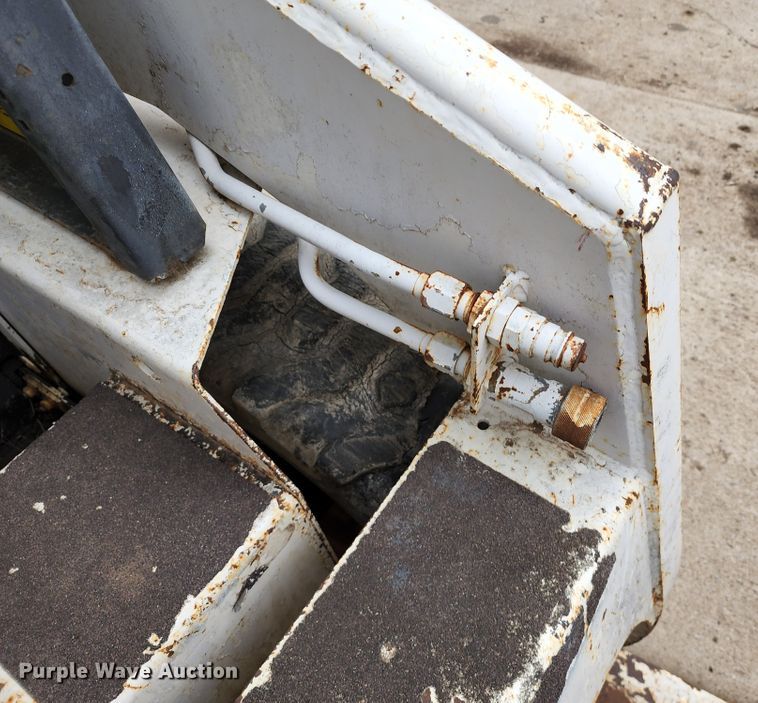image for item KT9742 1986 Bobcat 540  skid steer loader