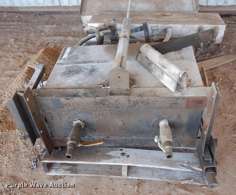 image for item KV9993 (4) hydraulic tanks