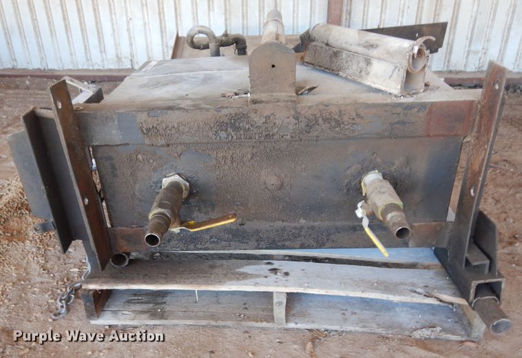 image for item KV9993 (4) hydraulic tanks