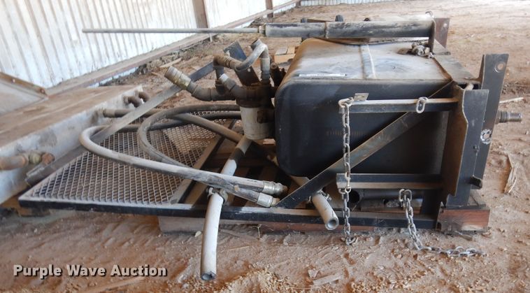 image for item KV9993 (4) hydraulic tanks