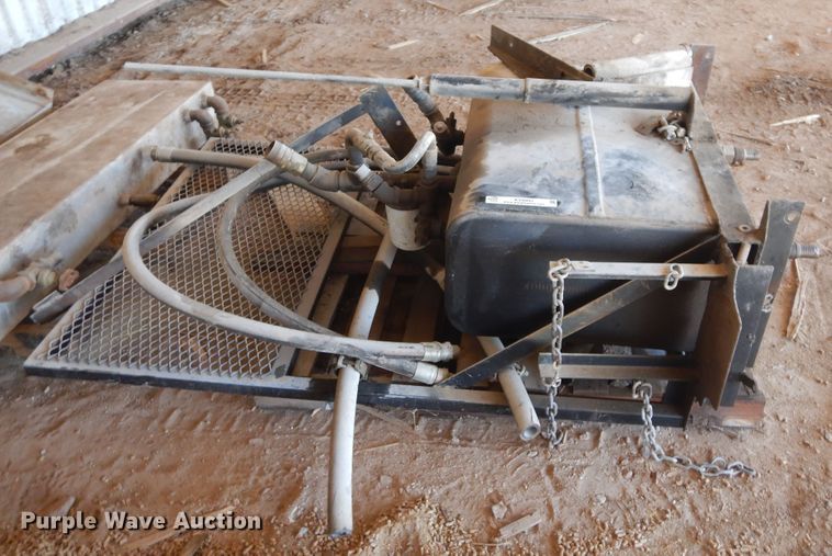 image for item KV9993 (4) hydraulic tanks