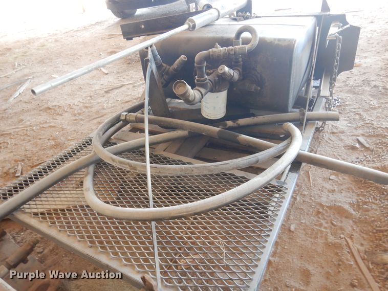 image for item KV9993 (4) hydraulic tanks