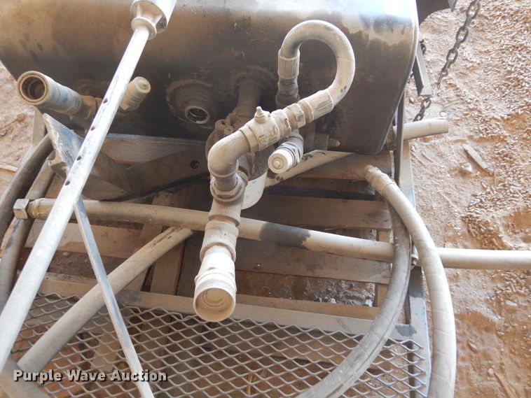 image for item KV9993 (4) hydraulic tanks