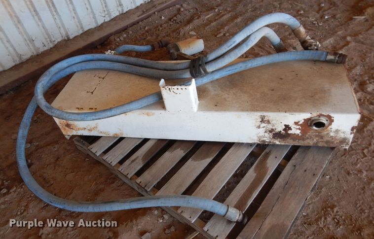 image for item KV9993 (4) hydraulic tanks