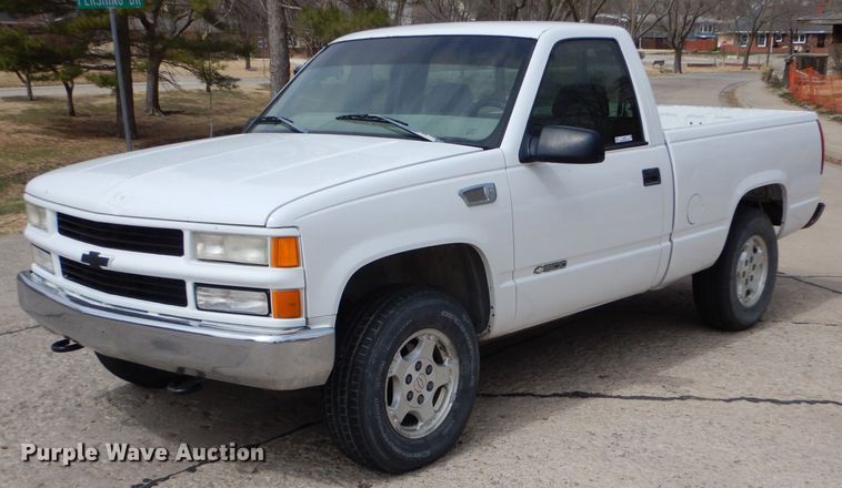 image for item LJ9858 1998 Chevrolet K1500  pickup truck