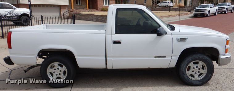image for item LJ9858 1998 Chevrolet K1500  pickup truck