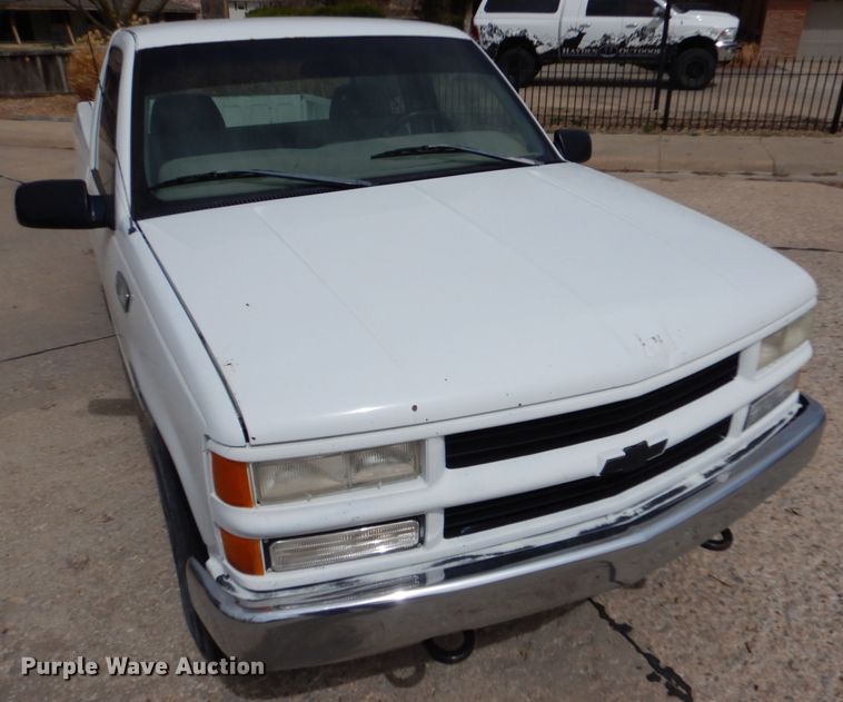 image for item LJ9858 1998 Chevrolet K1500  pickup truck