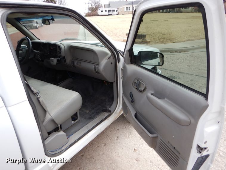 image for item LJ9858 1998 Chevrolet K1500  pickup truck