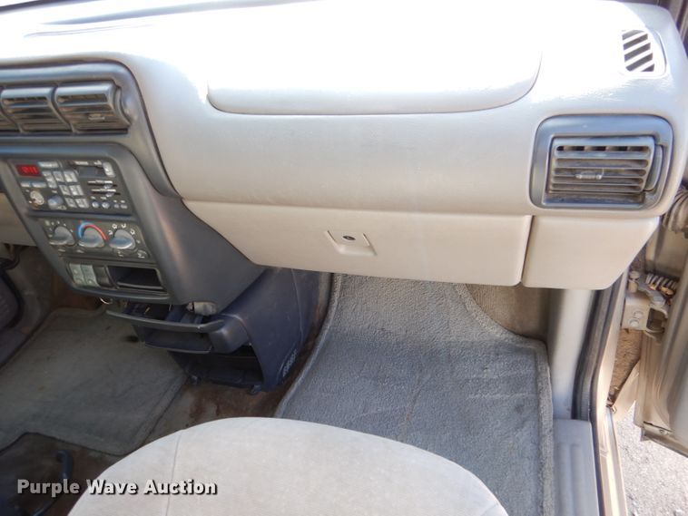 image for item LJ9920 1998 Pontiac Trans Sport  van