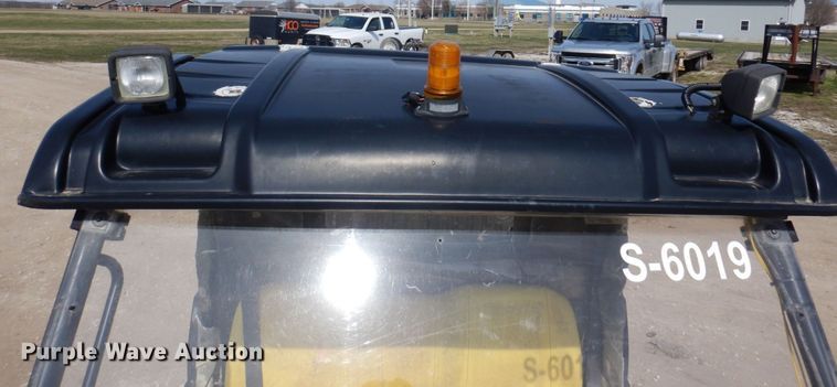 image for item MU9533 2012 John Deere  utility vehicle