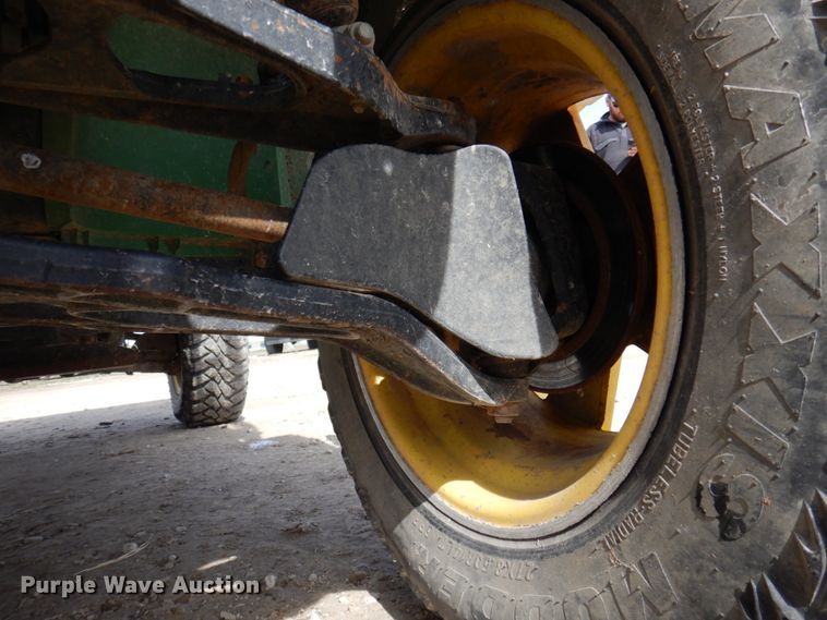 image for item MU9533 2012 John Deere  utility vehicle