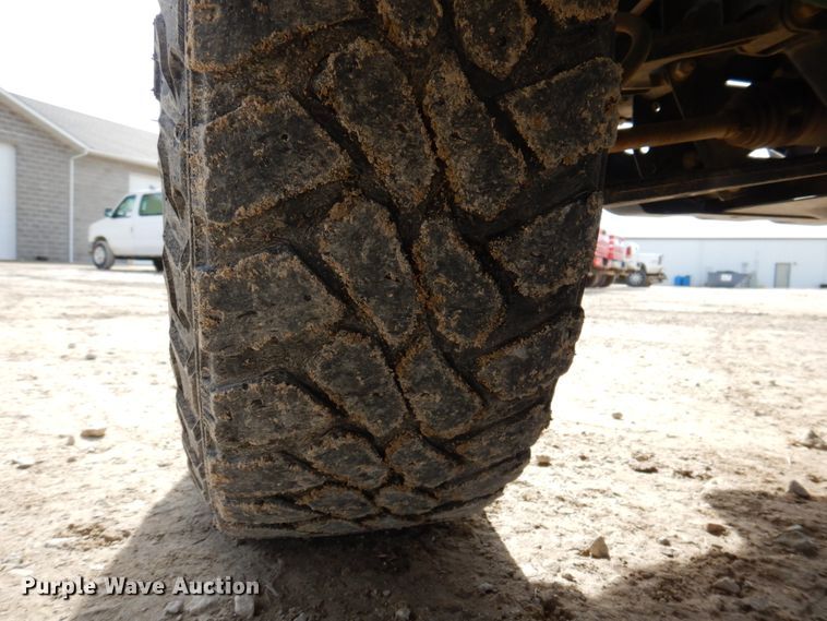 image for item MU9533 2012 John Deere  utility vehicle