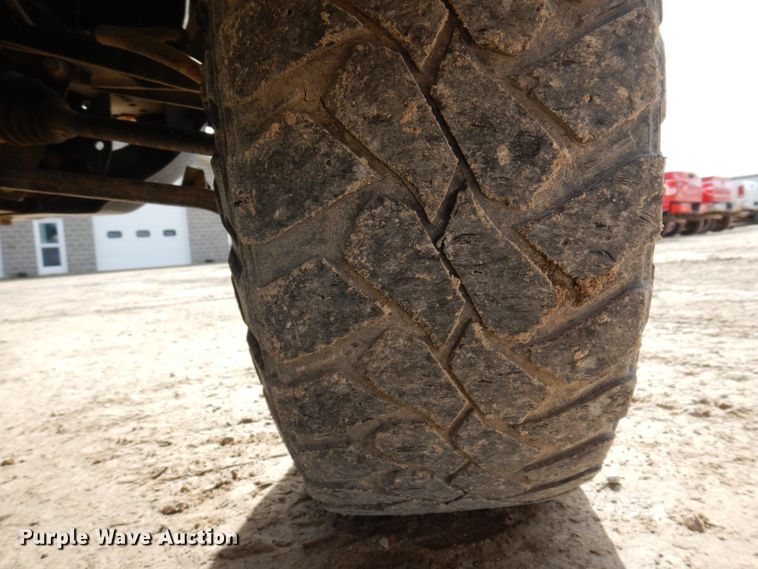 image for item MU9533 2012 John Deere  utility vehicle