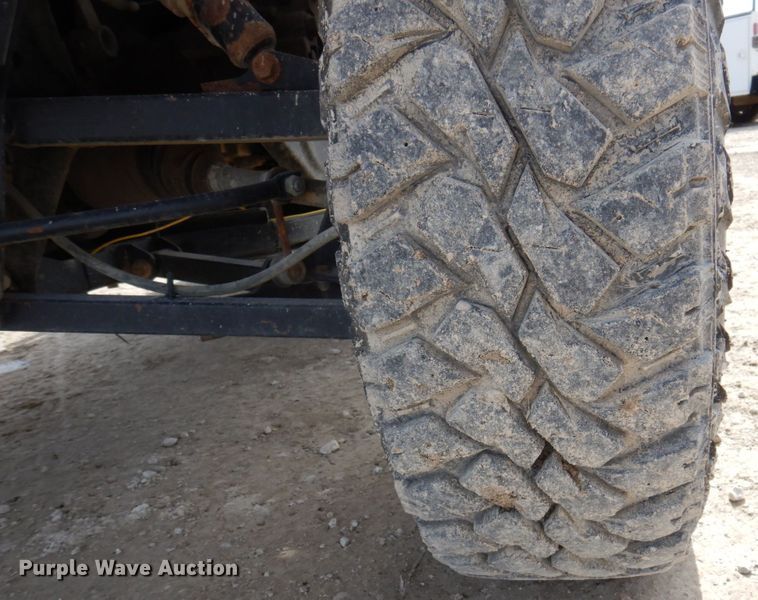 image for item MU9533 2012 John Deere  utility vehicle