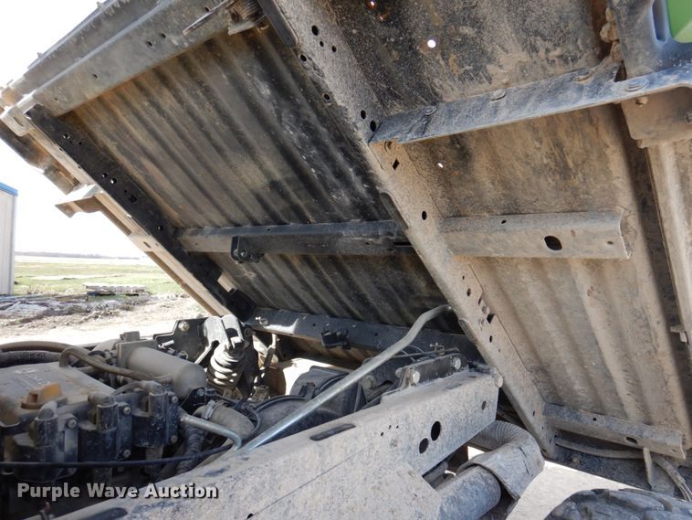 image for item MU9534 2011 John Deere  utility vehicle