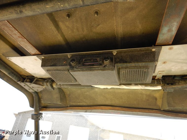 image for item MU9534 2011 John Deere  utility vehicle