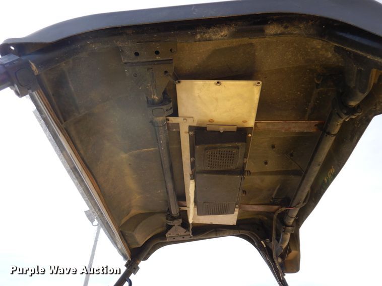 image for item MU9534 2011 John Deere  utility vehicle