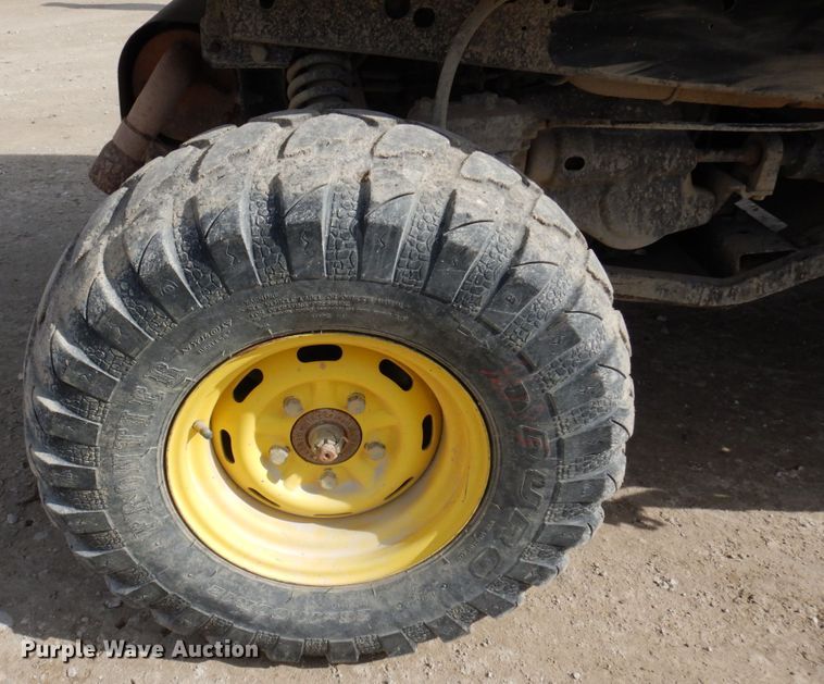 image for item MU9534 2011 John Deere  utility vehicle