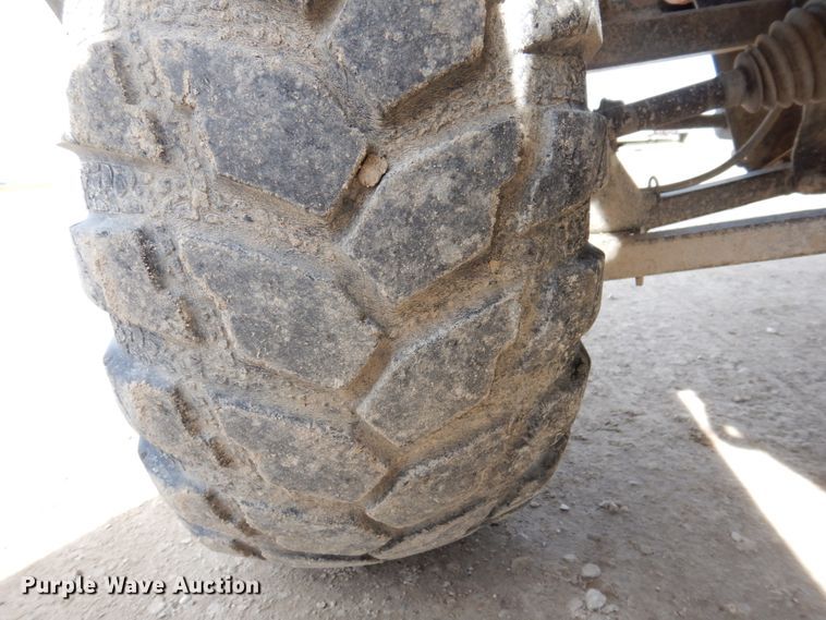 image for item MU9534 2011 John Deere  utility vehicle